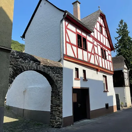 Fachwerk-romantik 1 An Der Mosel